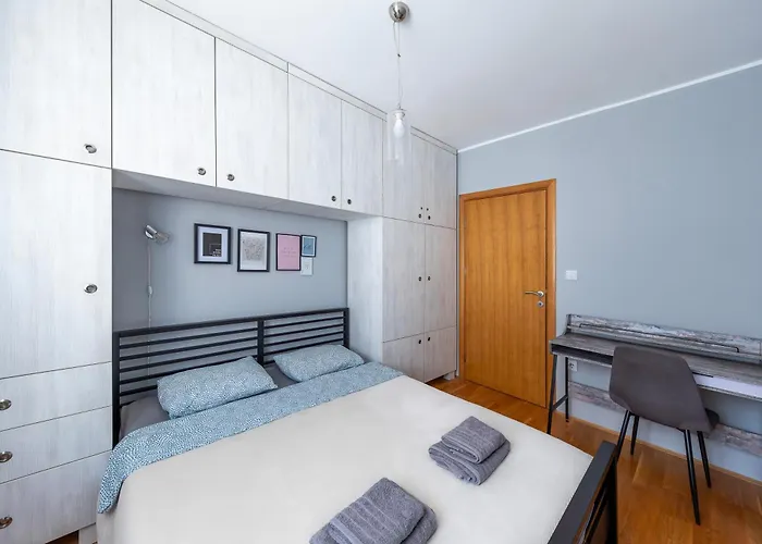 Modern Living Apt - Sapphire - Private Parking