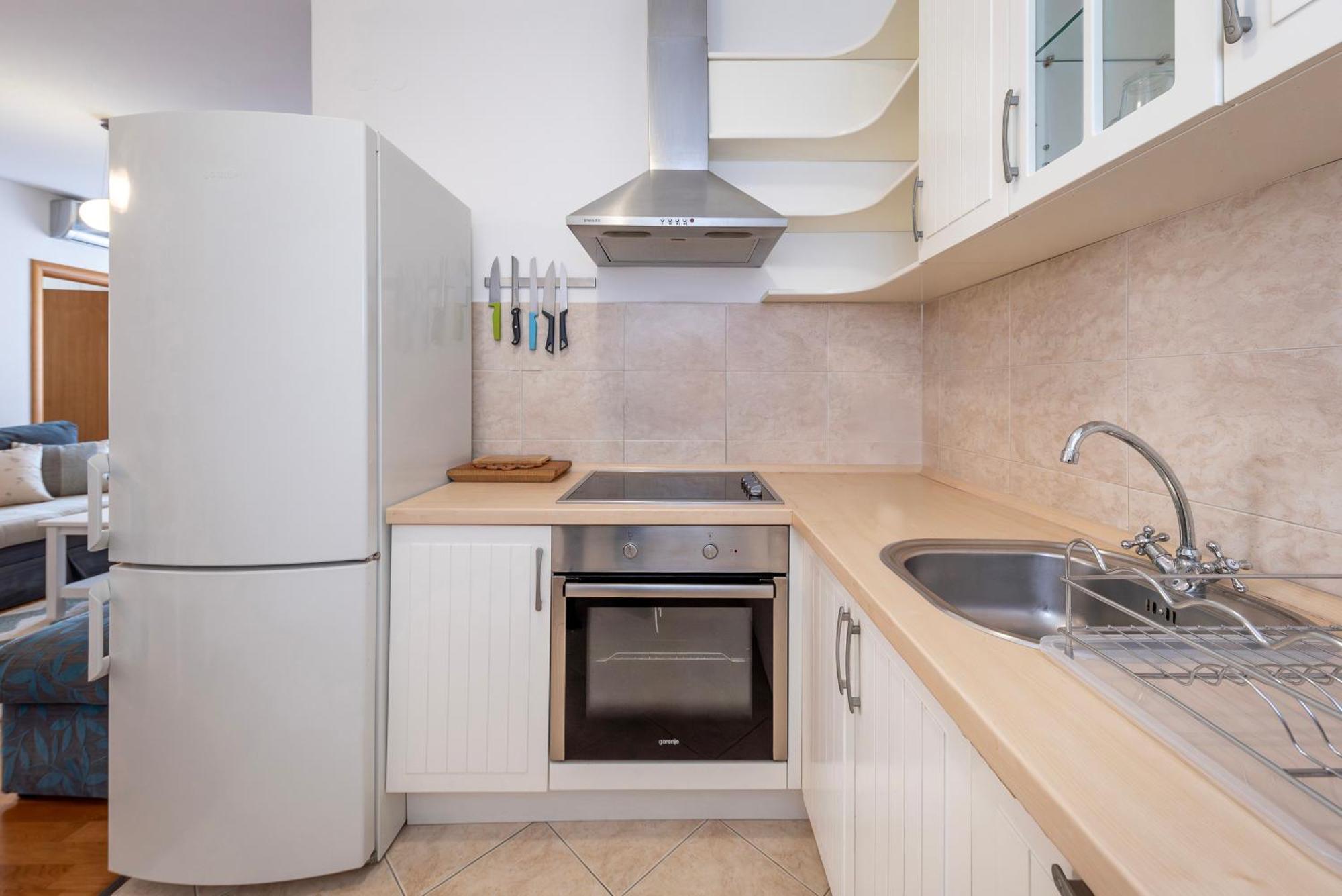 Modern Living - Sapphire - Private Parking Novi Sad